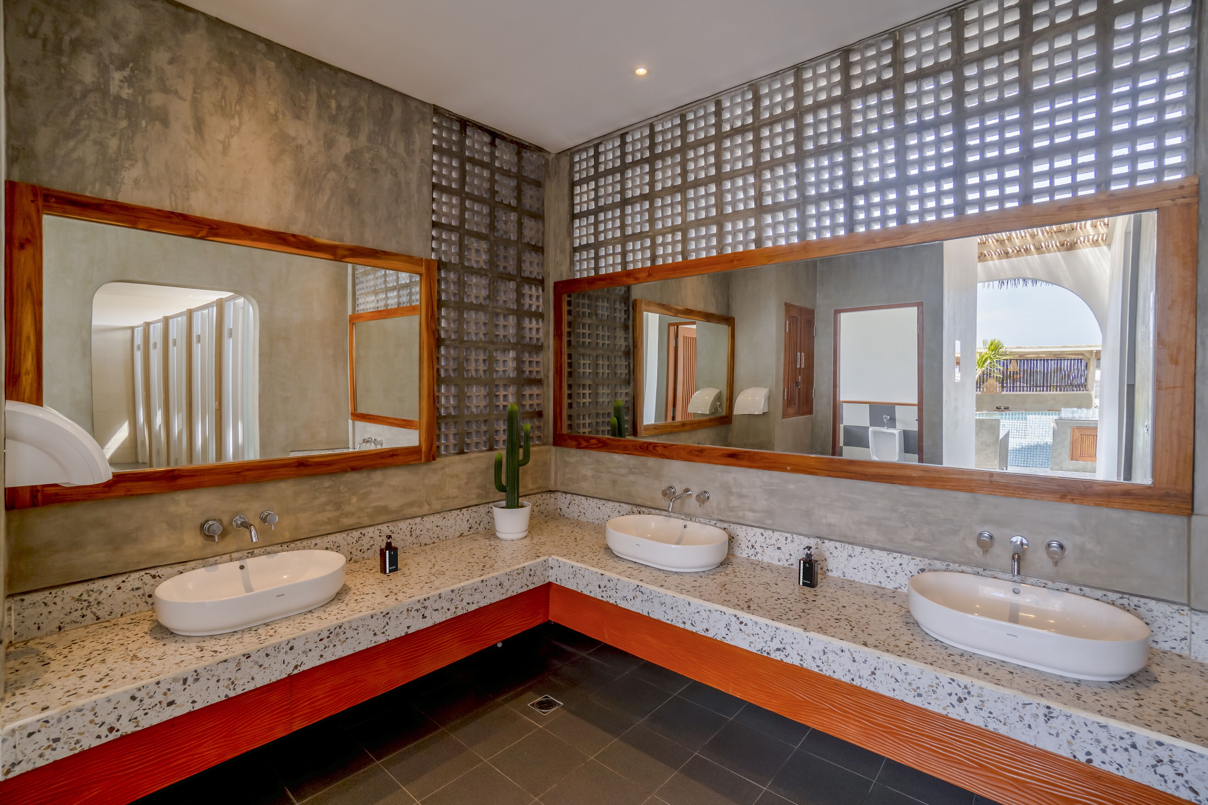 Foto - Roomates Hostel Canggu by Ini Vie Hospitality