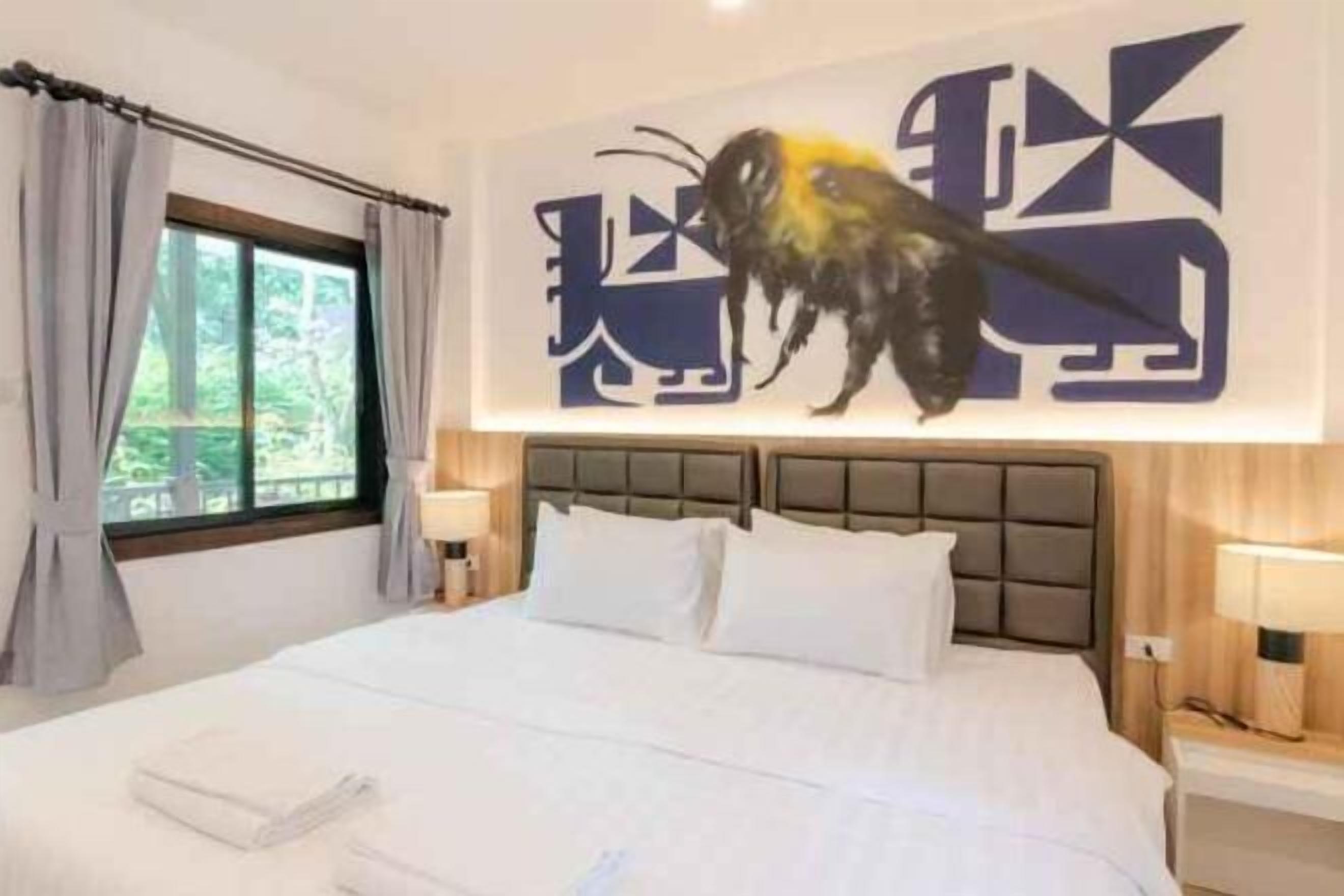 Arbejdsområde til bærbare computere, mørklægningsgardiner, gratis Wi-Fi