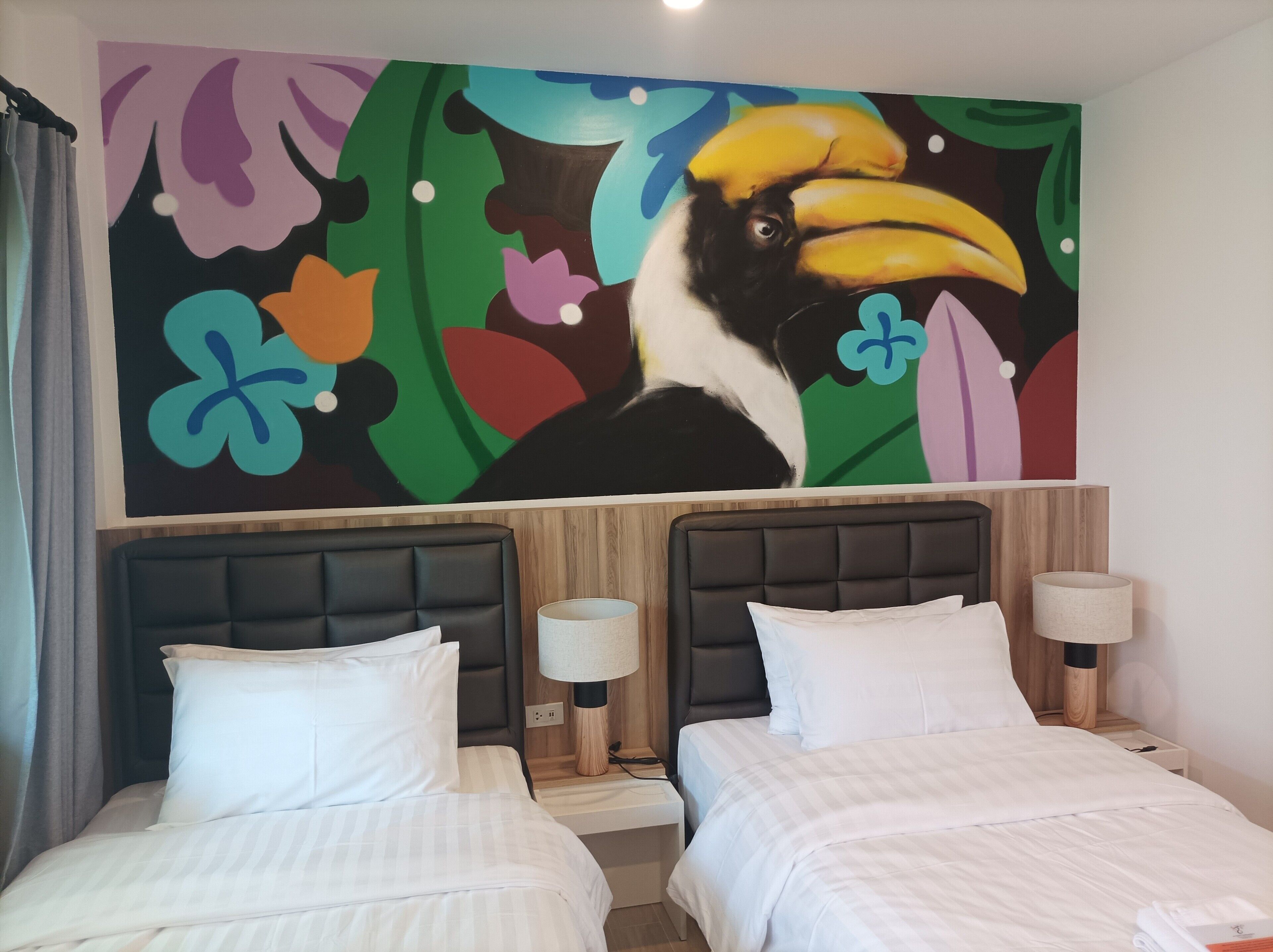 Laptop workspace, blackout drapes, free WiFi, bed sheets