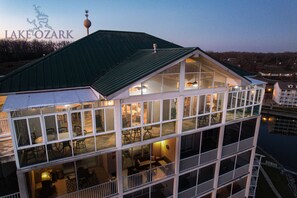 Exterior - The Luxury High-Rise Lake Life! PENTHOUSE UNIT @ THE TOWERS: Indoor Pool, HotTub (Osage Beach)