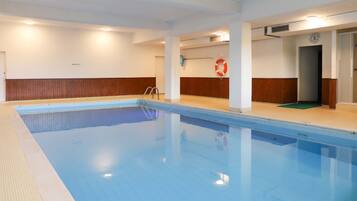 Innenpool, beheizter Pool