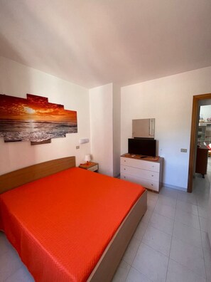 2 camere, una cassaforte in camera, una scrivania, ferro/asse da stiro