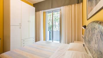 Standard Double Room, City View | In-room safe, desk, laptop workspace, soundproofing