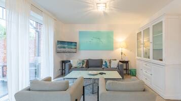 Fernseher, Stereoanlage