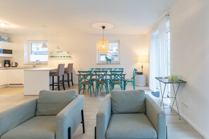 Fernseher, Stereoanlage