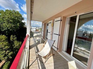 Property grounds - Modern apt, terrace, near the beach, parking (Royan)