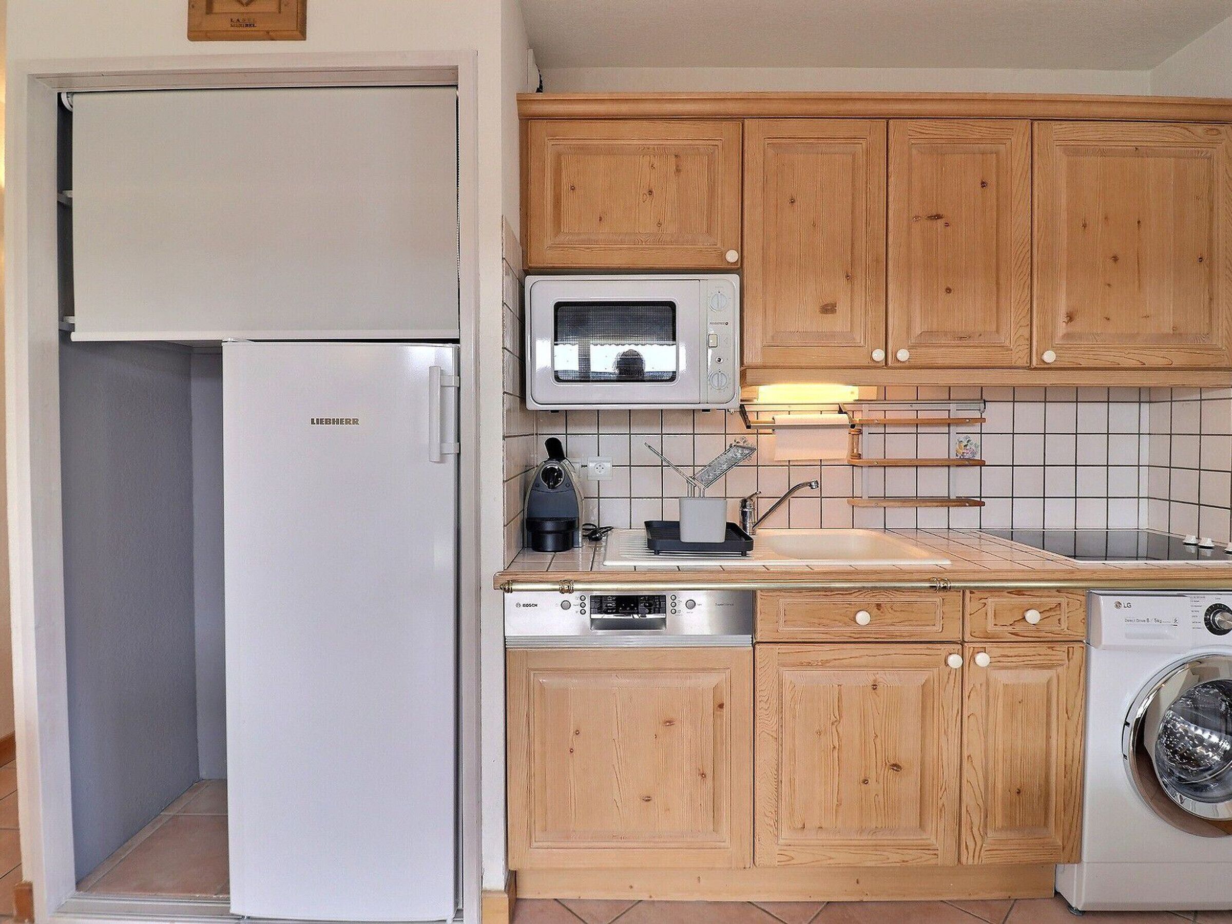 Kühlschrank, Ofen, Herdplatte, Geschirrspüler