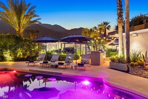A heated pool - Remarkable Estate with 360 degree views from Rooftop Deck (Palm Springs)
