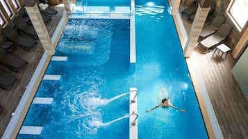 Hồ bơi trong nhà, hồ bơi ngoài trời phục vụ theo mùa