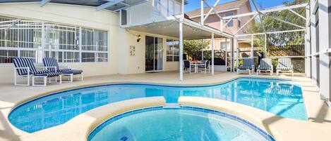 Piscina all'aperto, una piscina riscaldata