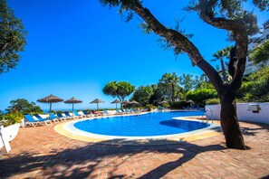 Pool - Three bedroom apartment La Mairena Elviria (Ojen)