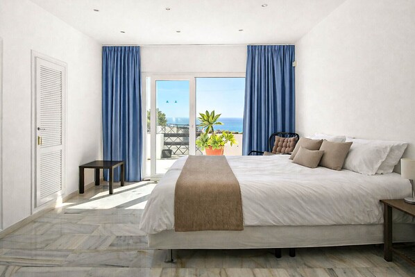 3 bedrooms, in-room safe, iron/ironing board, travel cot - Three bedroom apartment La Mairena Elviria (Ojen)