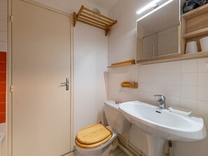 Hair dryer, towels - South studio ski-in/ski-out in Val-d'Isère, pets allowed (Val-d'Isère)