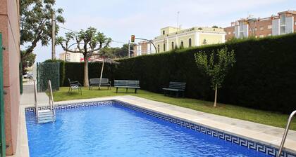Spacious central apartment with pool and parking in Torredembarra