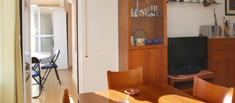 Central Apartment with Pool, Near Beach in Torredembarra