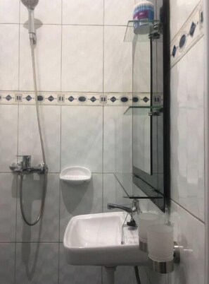 Bruser, håndklæder, Toiletpapir