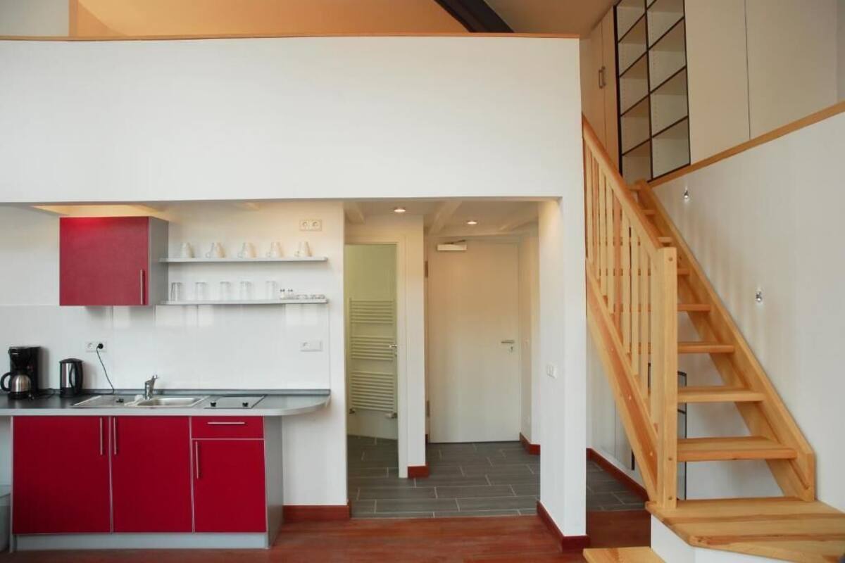 Habitación económica con 2 camas individuales, 2 camas individuales | Cocina privada | Refrigerador con congelador, microondas y parrilla de estufa