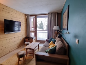 TV - Renovated studio with balcony, close to center, free wifi (Les Arcs 2000)