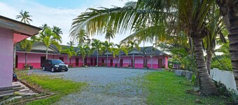 OYO 90689 Chalet Kak Siti