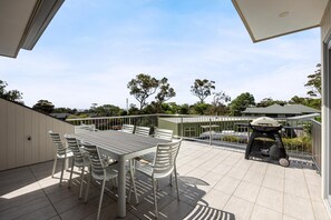 تناول الطعام بالخارج