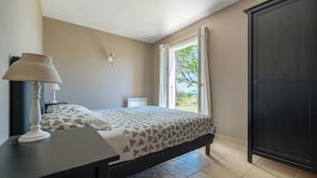 2 chambres, fer et planche Ă repasser, Wi-Fi, draps fournis