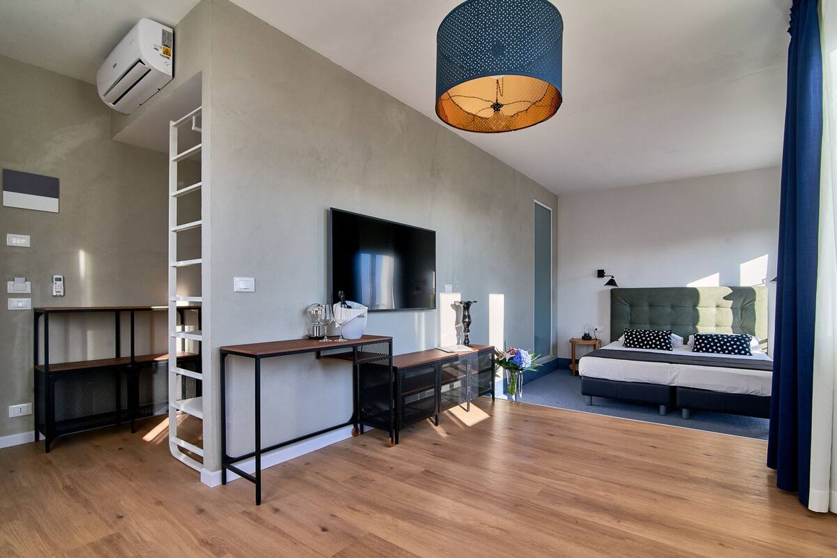 Comfort Quadruple Room with panoramic view | 客房内保险箱、办公桌、免费 WiFi、床单