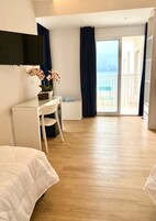 In-room safe, desk, free WiFi, bed sheets