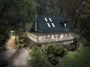 Exterior - 'Highgate' - As featured on the Cover of Highlife Magazine. World Class Highlands living. (Bowral)