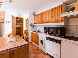 Fridge, microwave, dishwasher