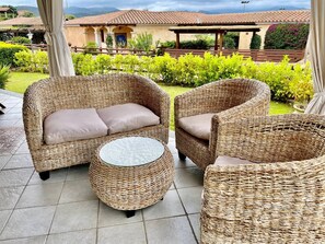 Terrace/patio - Villa with private pool, 10 minutes from the sea, large garden*parking*BBQ  (Sardegna)