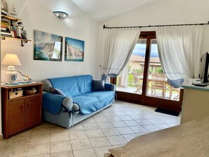 Smart TV - Villa with private pool, 10 minutes from the sea, large garden*parking*BBQ  (Sardegna)