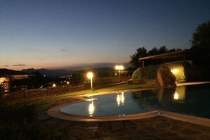Outdoor pool - Villa with private pool, 10 minutes from the sea, large garden*parking*BBQ  (Sardegna)
