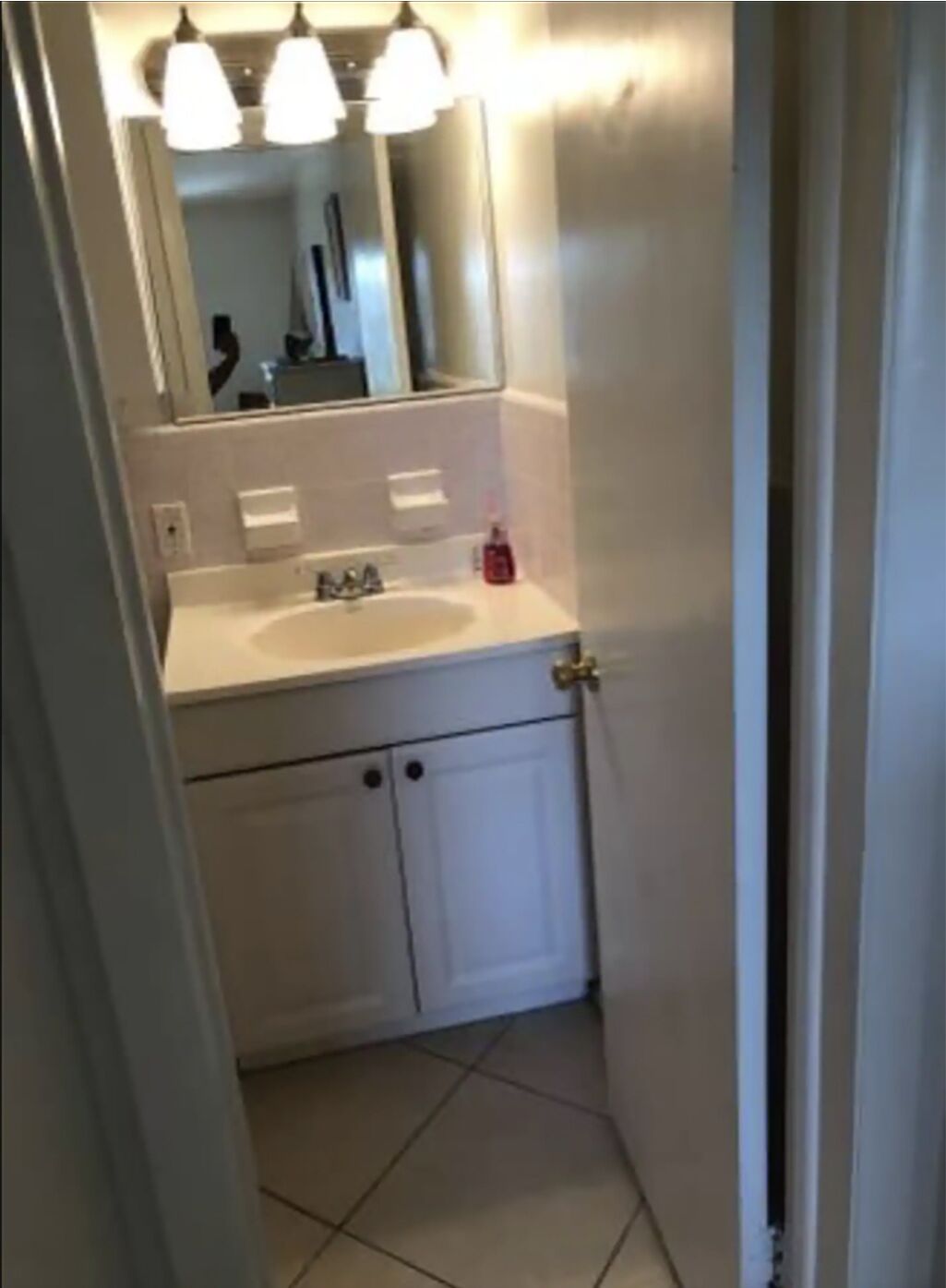 Combined shower/tub, hair dryer, towels, soap