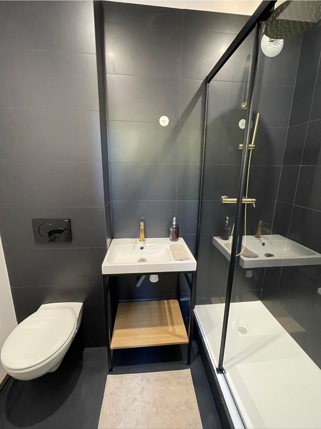 Quarto casal standard | Banheiro | Secador de cabelo (mediante solicitação), toalhas de banho