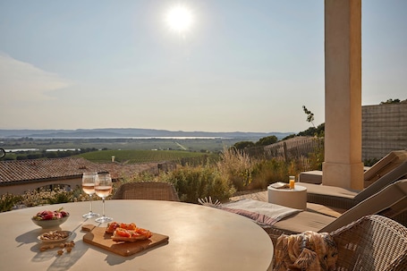 Villa La Pinède | Terrace/patio. Château Capitoul