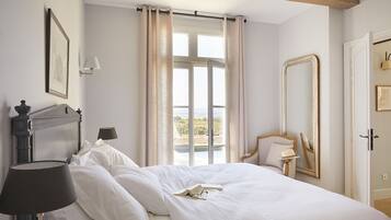 Villa Les Pierres Seches | SÀngtillbehör av högsta kvalitet och vÀrdeförvaringsskÄp pÄ rummet