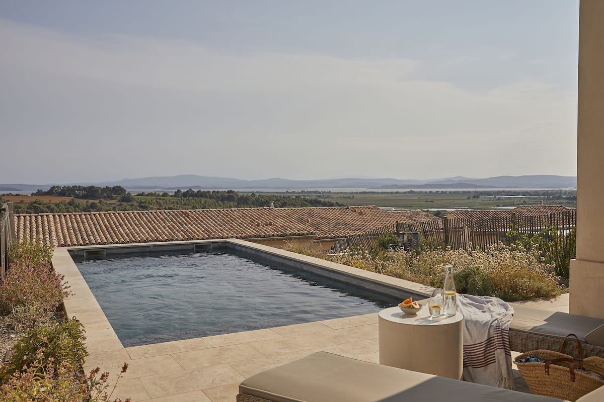 Villa La Grange | Privékeuken | Een espressoapparaat, een waterkoker