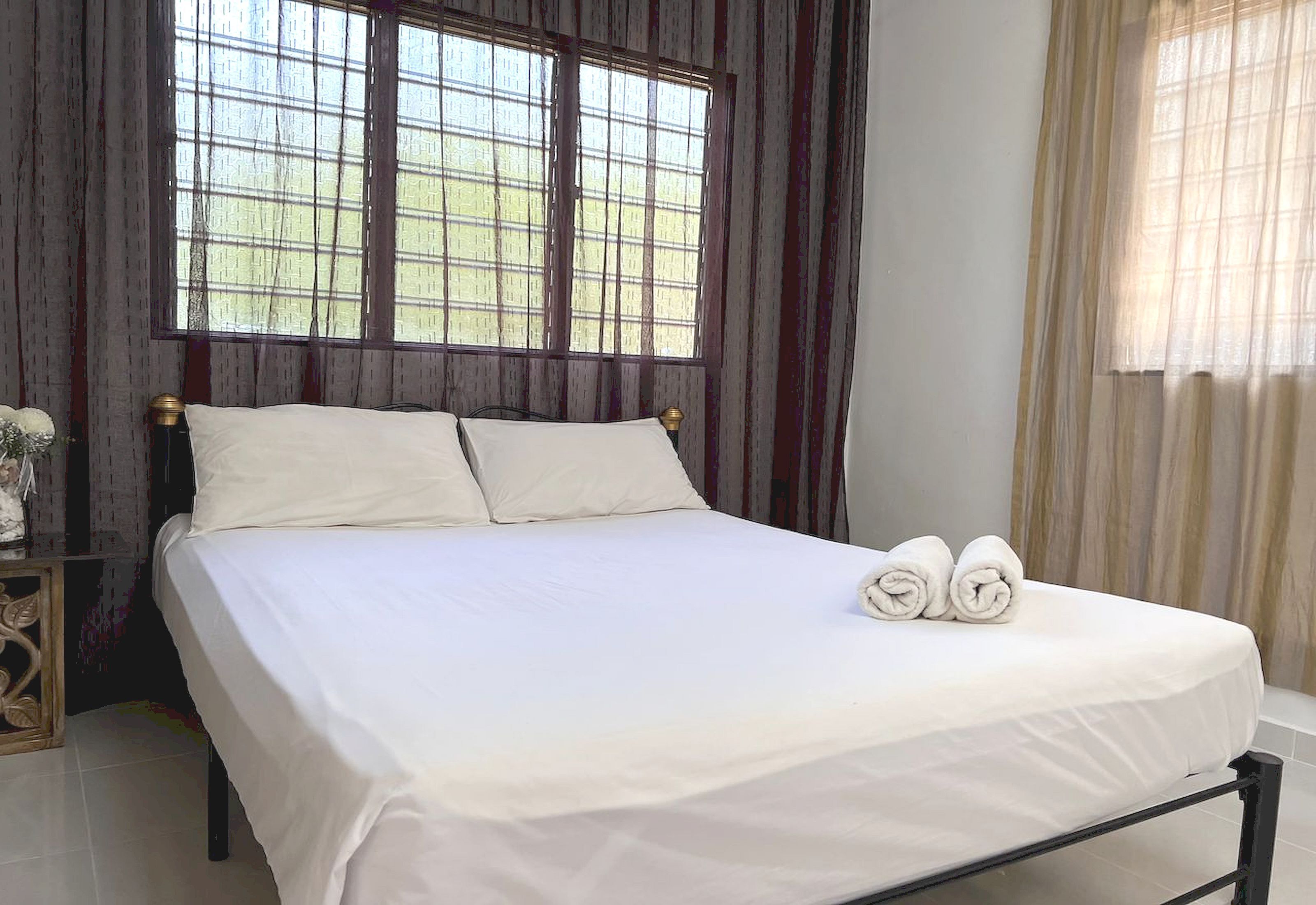 double room, private bathroom | desk, laptop workspace, free wifi, bed sheets
