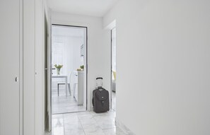 Apartment, 2 Schlafzimmer | Laptopgeeigneter Arbeitsplatz, Bügeleisen/Bügelbrett, kostenloses WLAN