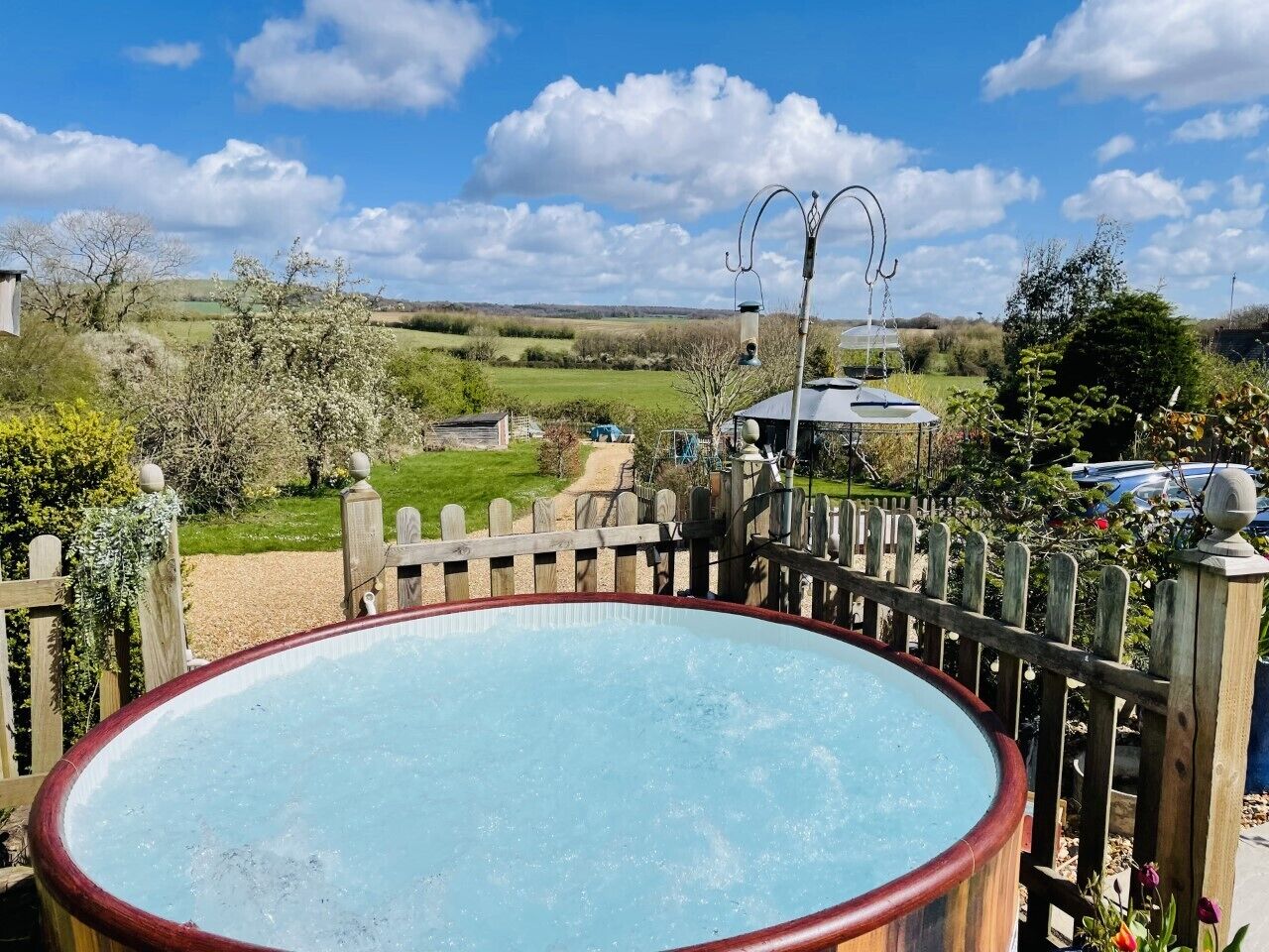 Luxury cottage with hot tub, nestled in the South Downs national park