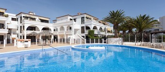 The White apartment in Amarilla Golf