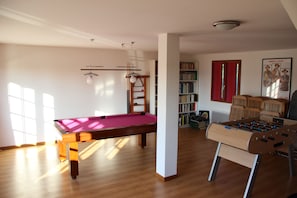 Interior - House with private pool on a property with fishing ponds and tennis court (Fontaines-en-Sologne)