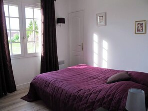 4 bedrooms, iron/ironing board, travel crib, free WiFi