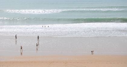 Beautiful two bedrooms holiday villa fully self contained with private swimming