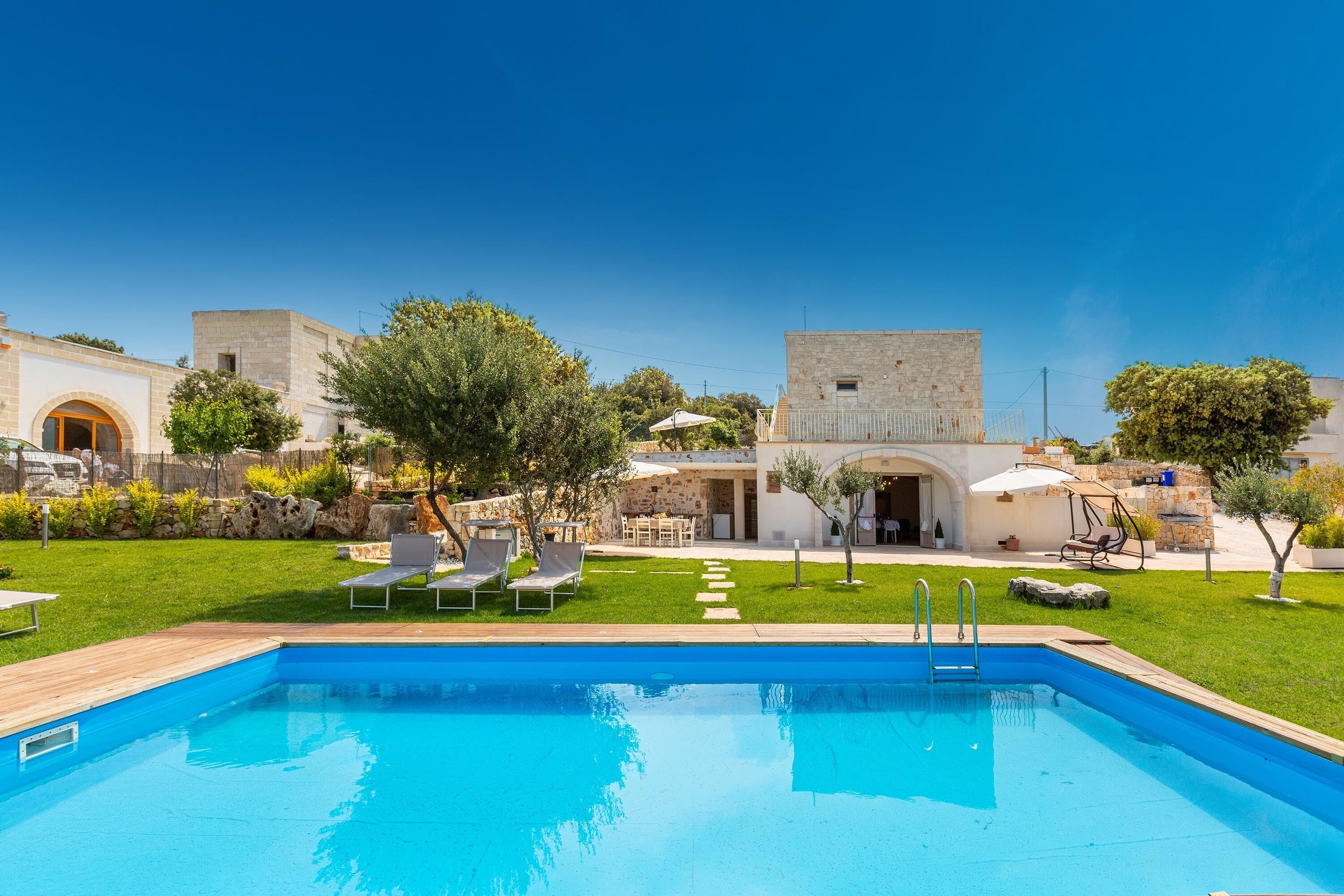 Sesongbasert utendørsbasseng