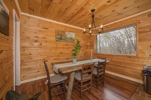 Dining - Free tickets! Sleeps 10 SECLUDED Cosby cabin on 7 acres w/ hot tub, game room! (Cosby)