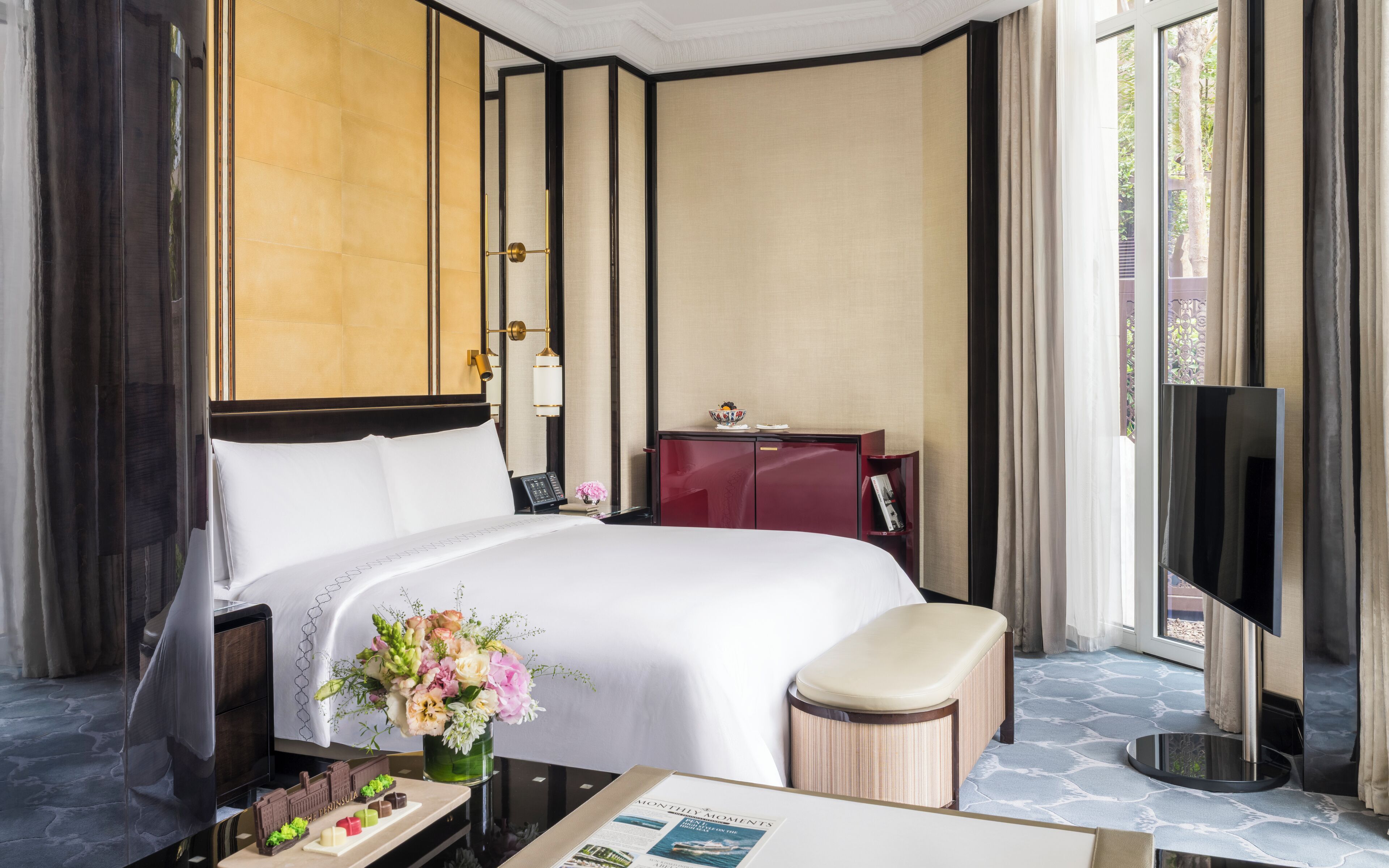 Grand Deluxe Room With Garden, 1 King Bed | Minibar, safe på rommet, skrivebord og skrivebord for bærbar PC
