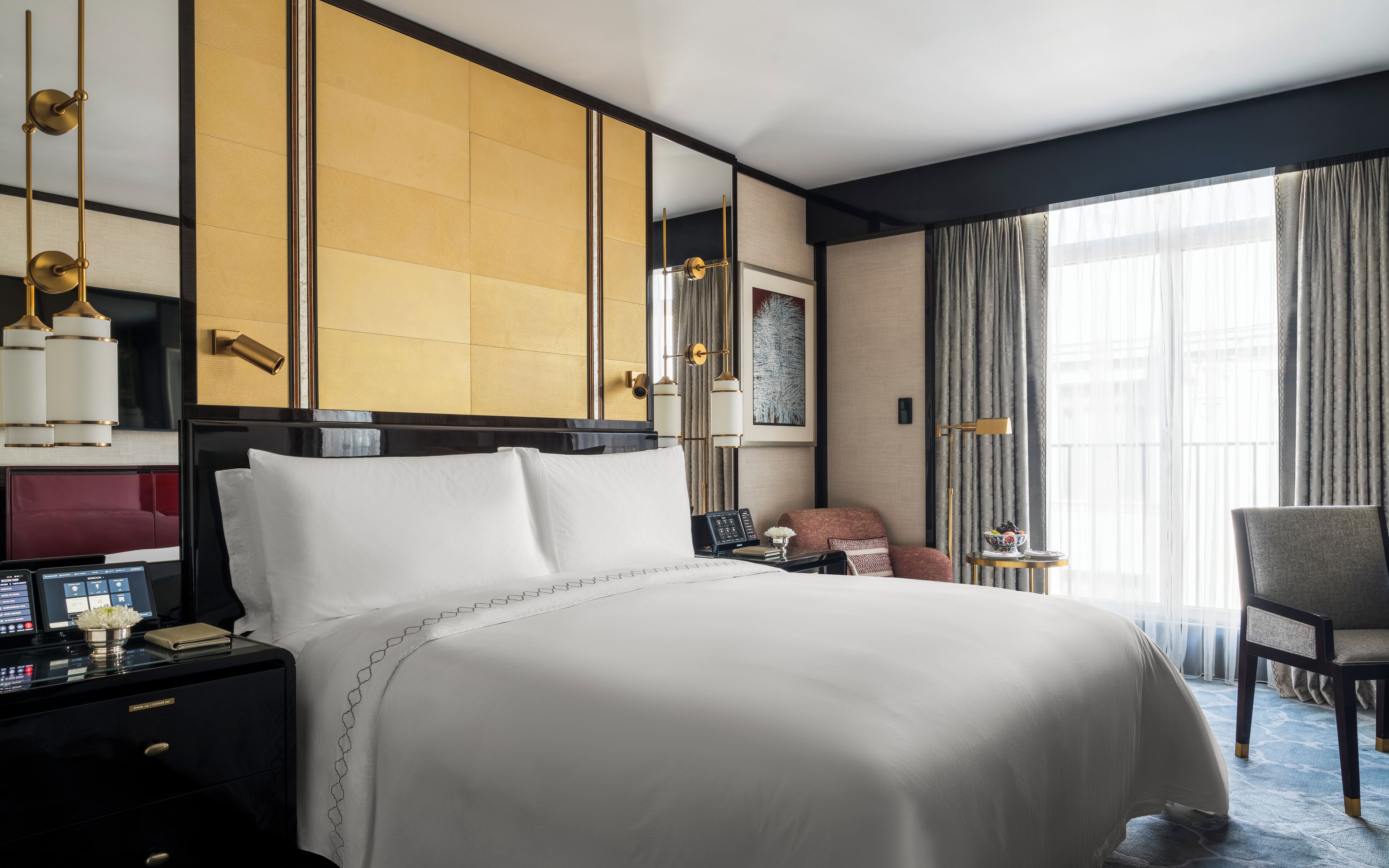 Minibar, safe på rommet, skrivebord og skrivebord for bærbar PC