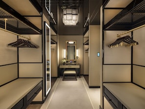 1 chambre, minibar, coffre-fort, bureau
