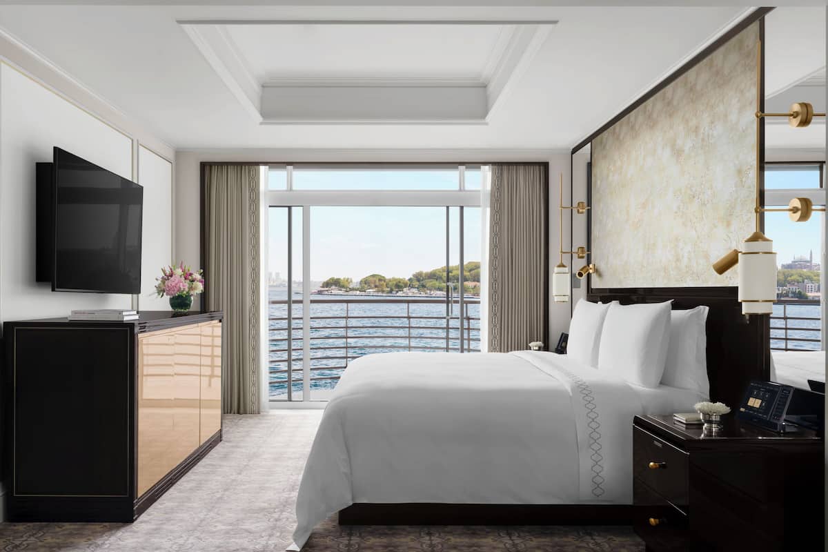 The Art Suite, 2 Double Beds | 1 habitación, minibar, caja de seguridad en la habitación y escritorio